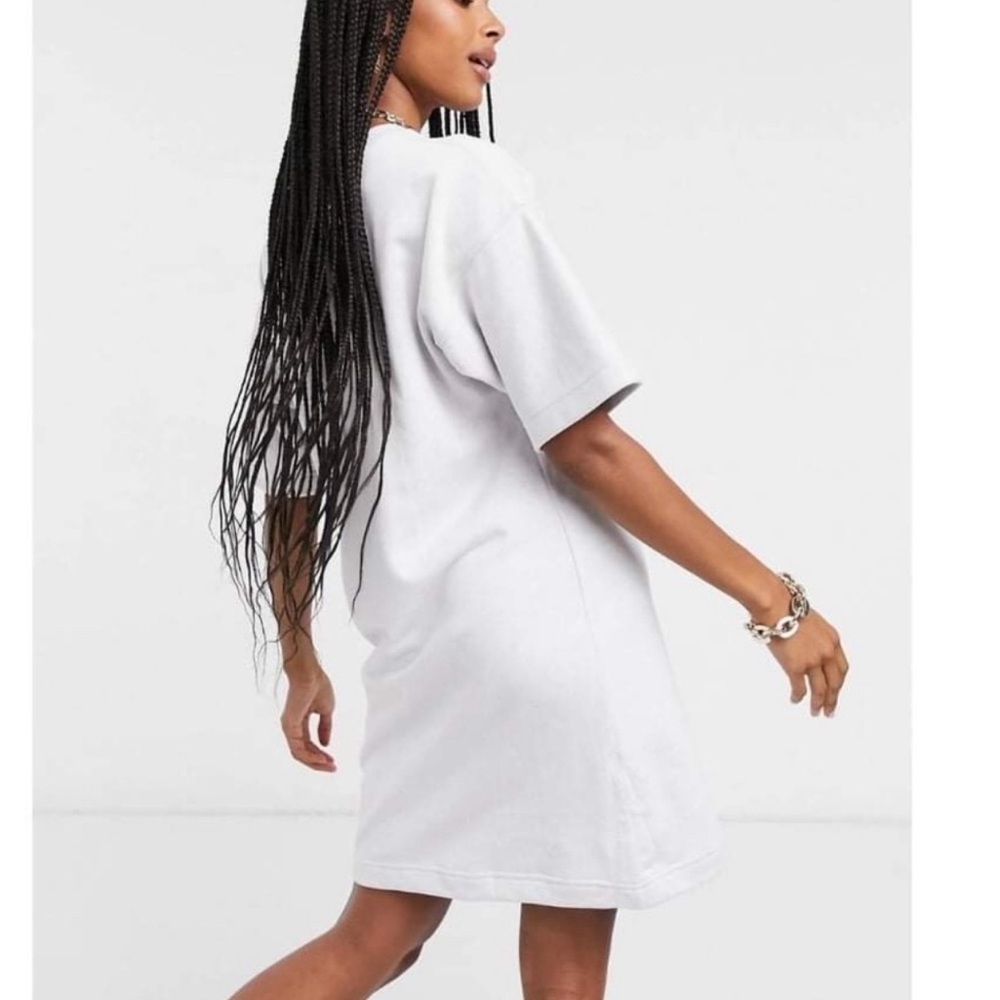 Nike Move 2 Zero T-shirt dress in light gray - Picture 2 of 5